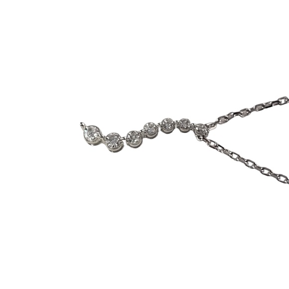 Vintage 14 Karat White Gold and Graduated Diamond Pendant Necklace #13728 - Picture 2 of 8